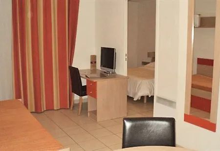 Апарт-отель Appart'city Classic - La Duranne
